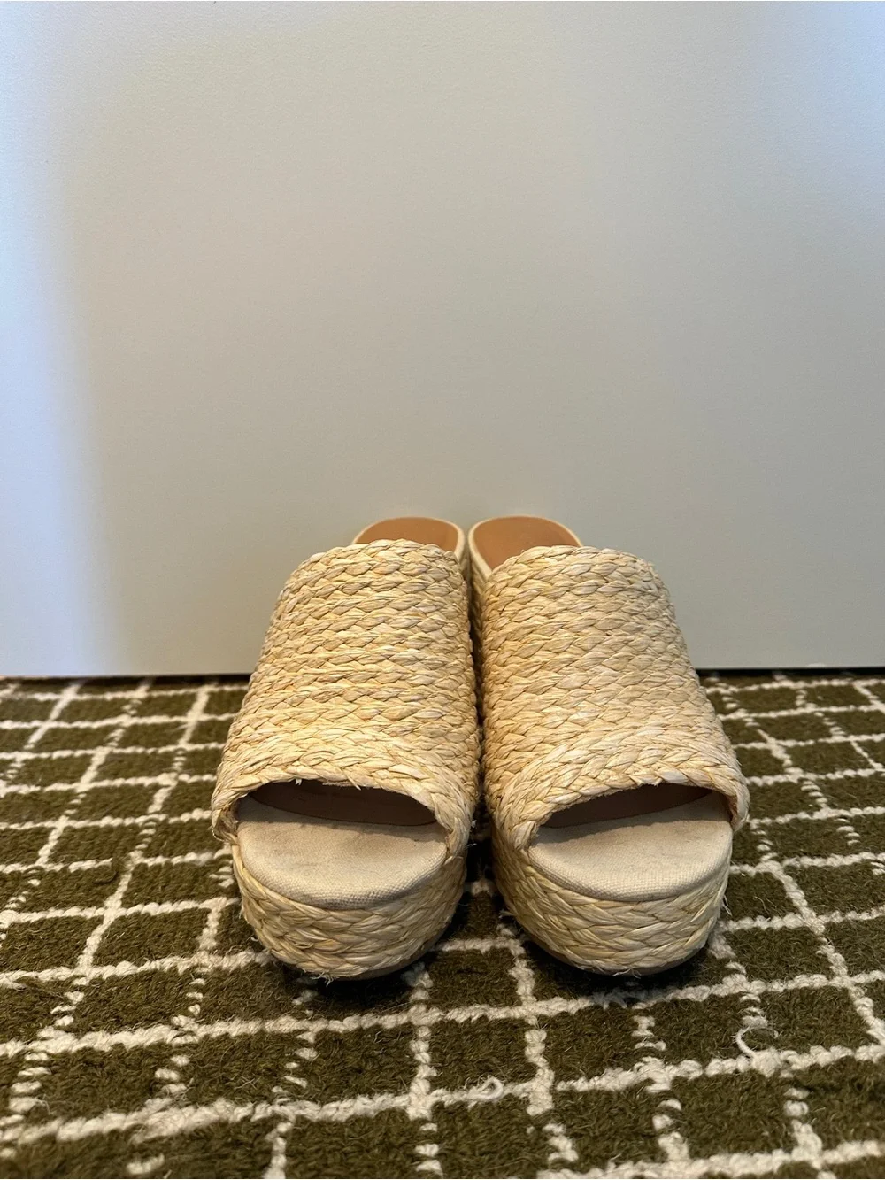 🌾Universal Thread Beige Raffia Nessa Platform Mules